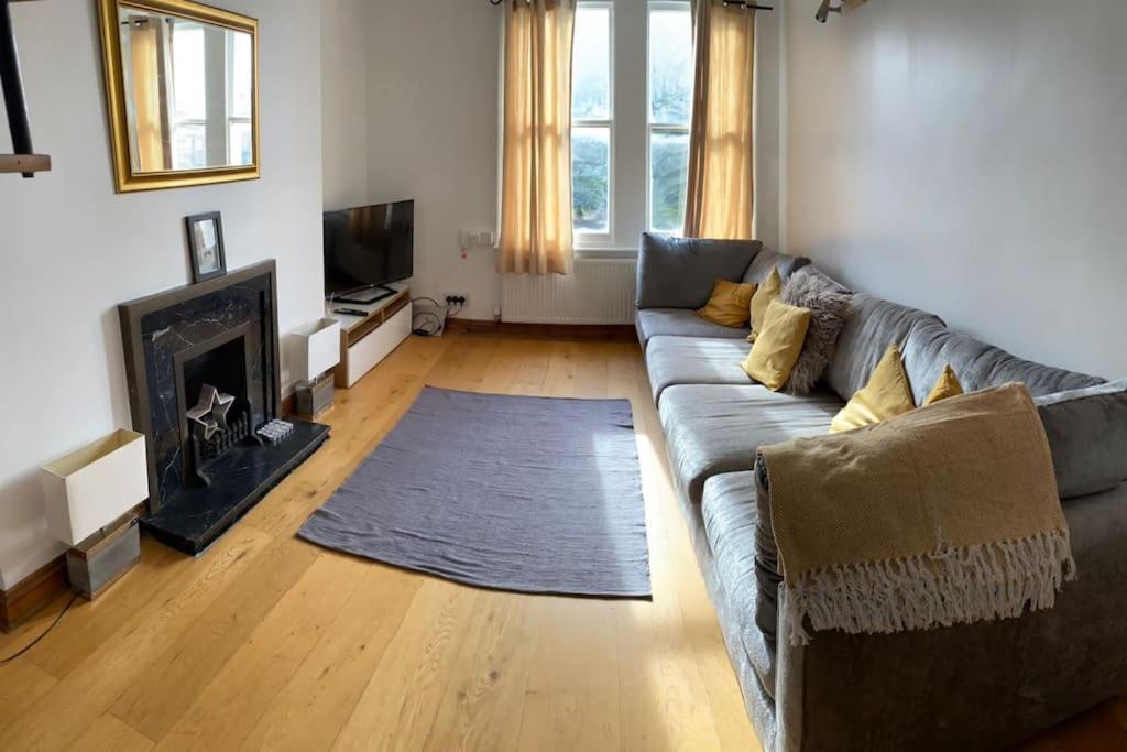 3 Double Bedroomed Flat, Acton. London, Uk Εξωτερικό φωτογραφία